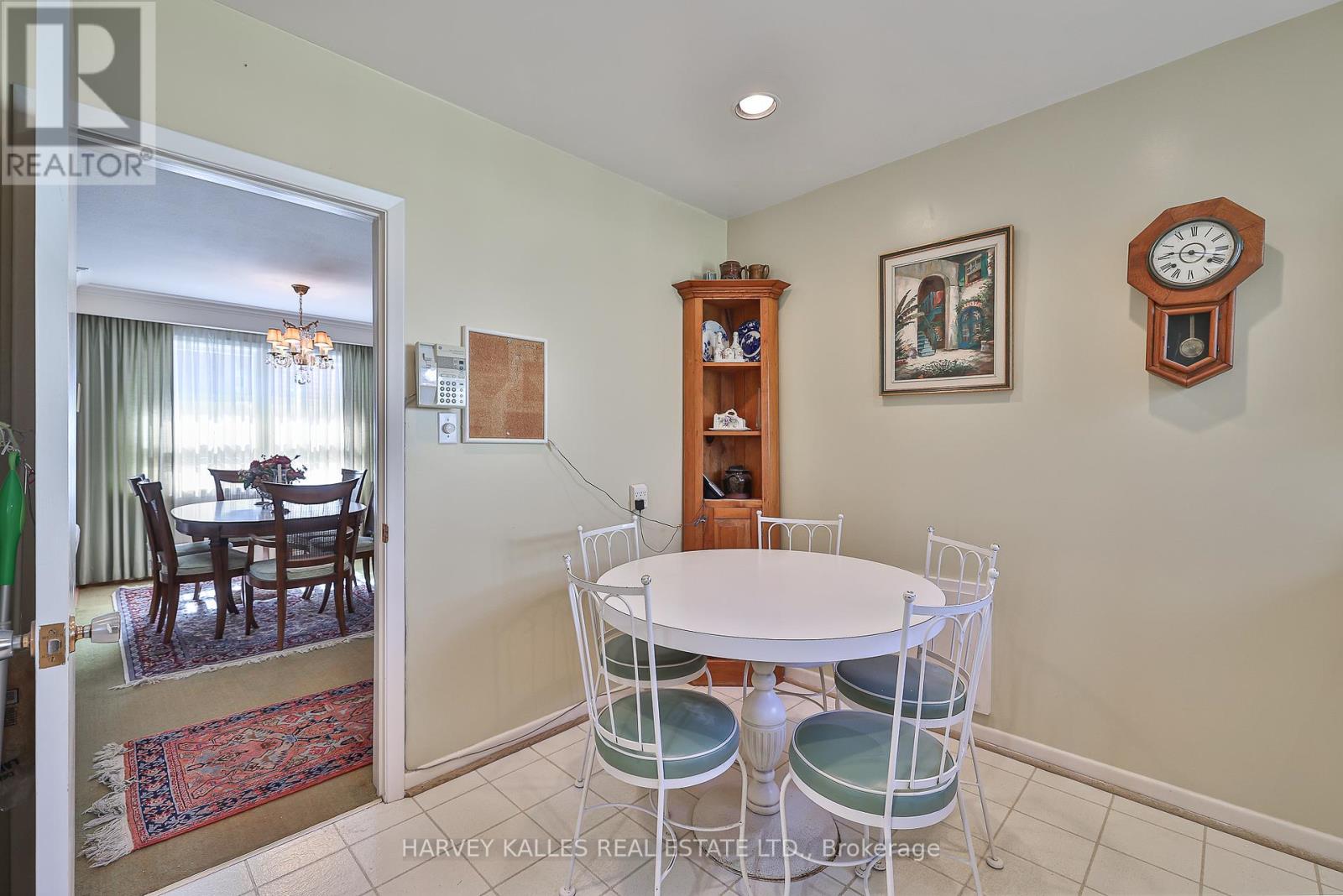 140 Fenn Avenue, Toronto, Ontario  M2P 1X6 - Photo 10 - C12214992