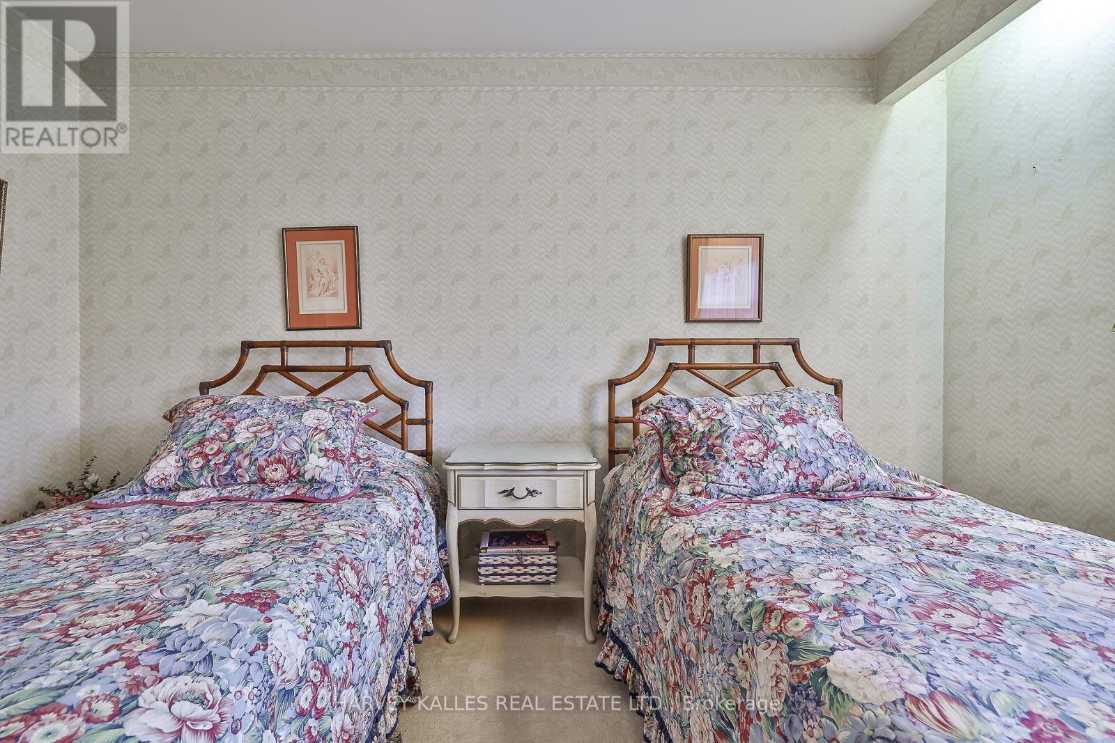 140 Fenn Avenue, Toronto, Ontario  M2P 1X6 - Photo 17 - C12214992