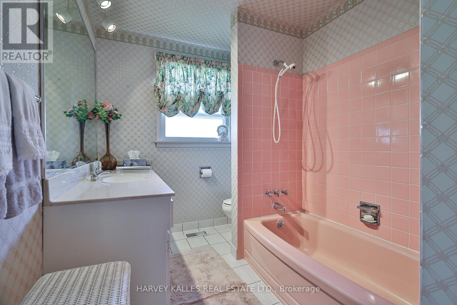 140 Fenn Avenue, Toronto, Ontario  M2P 1X6 - Photo 18 - C12214992
