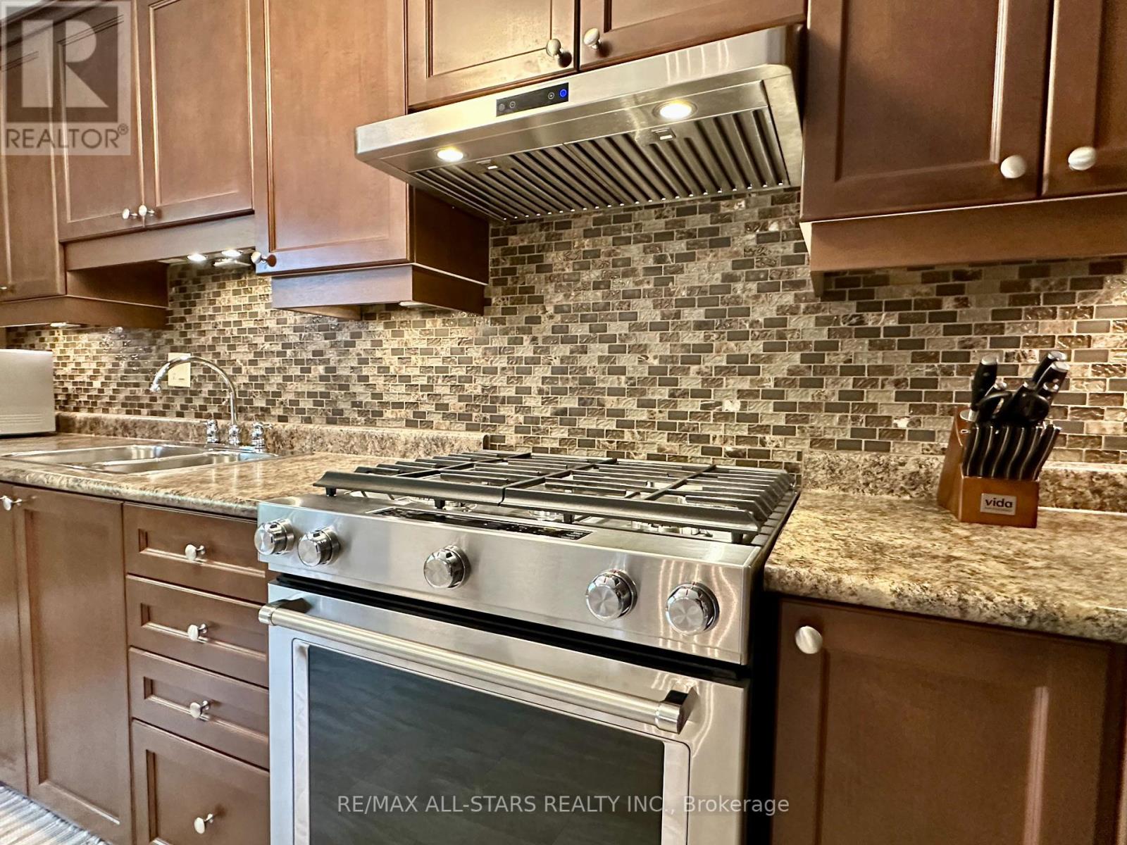 243 West Street, Kawartha Lakes, Ontario  K0M 1A0 - Photo 7 - X12182400