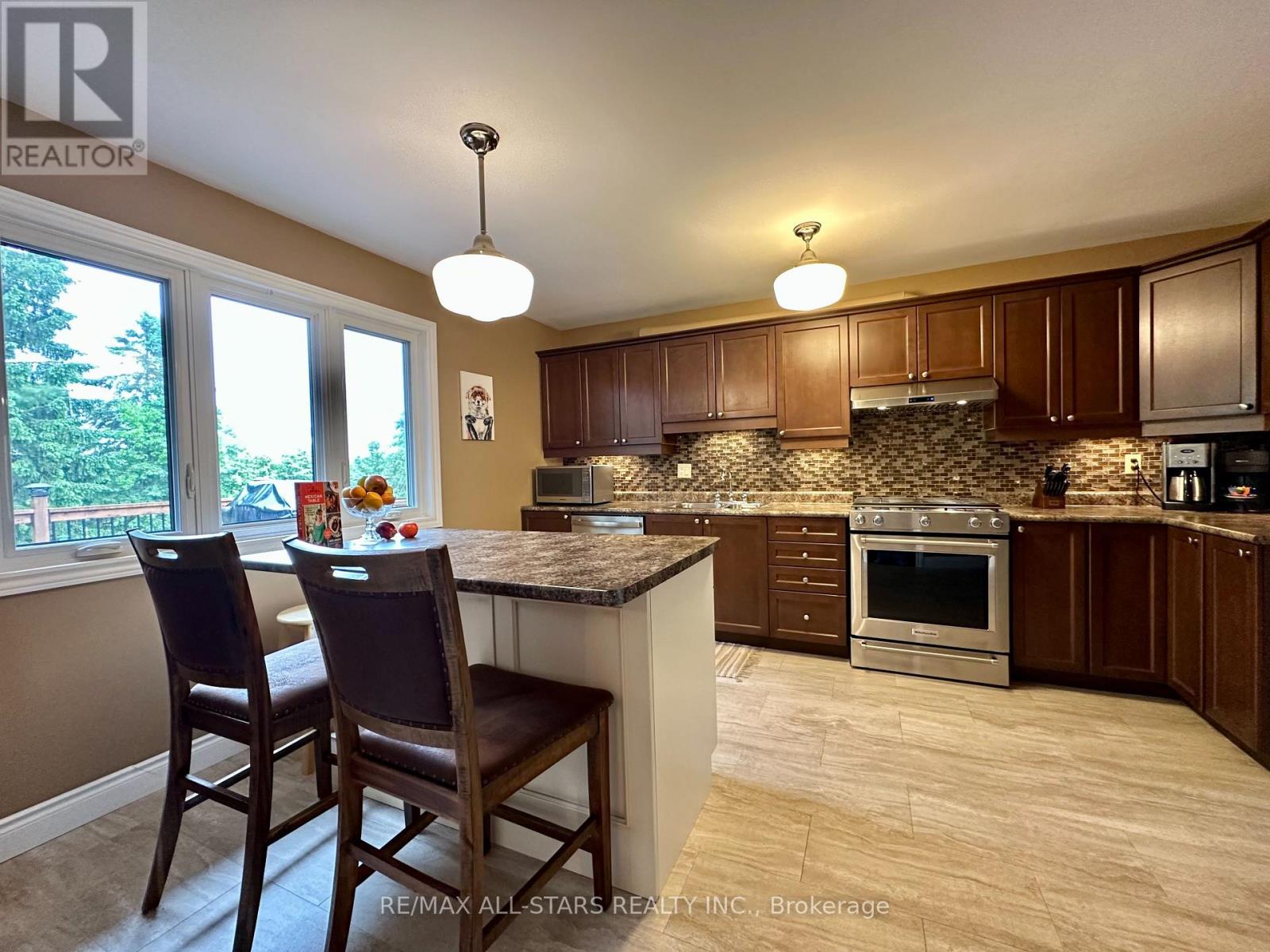 243 West Street, Kawartha Lakes, Ontario  K0M 1A0 - Photo 9 - X12182400