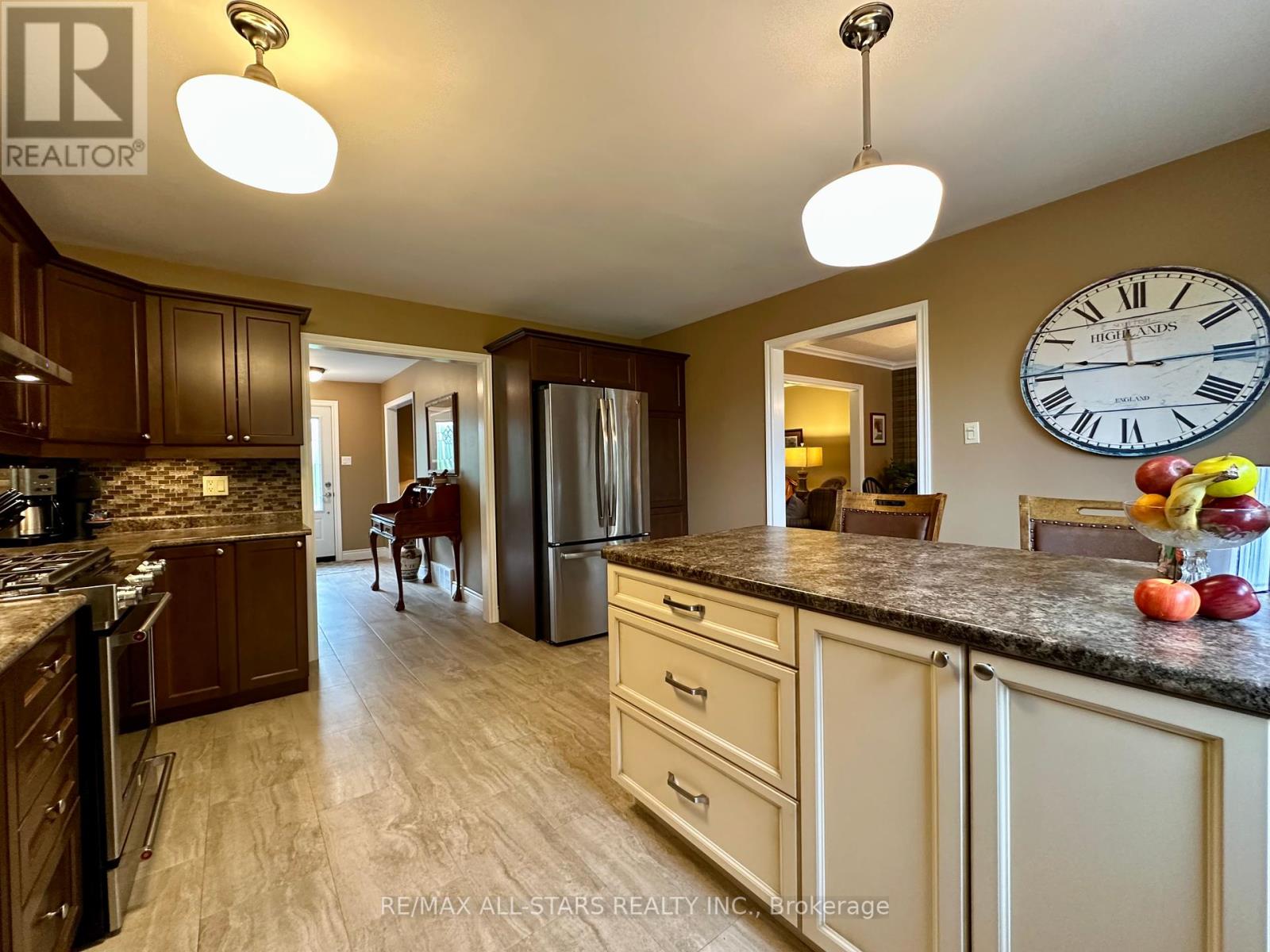 243 West Street, Kawartha Lakes, Ontario  K0M 1A0 - Photo 5 - X12182400