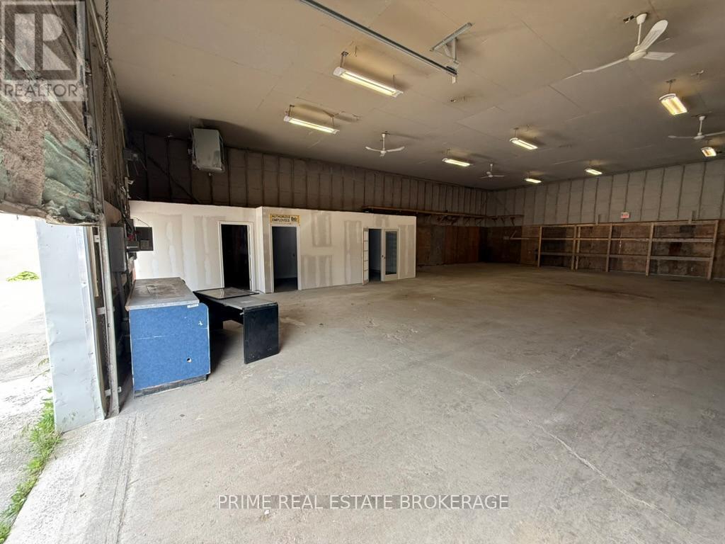 501 Bathurst Street, London East, Ontario  N6B 1P5 - Photo 4 - X12083738