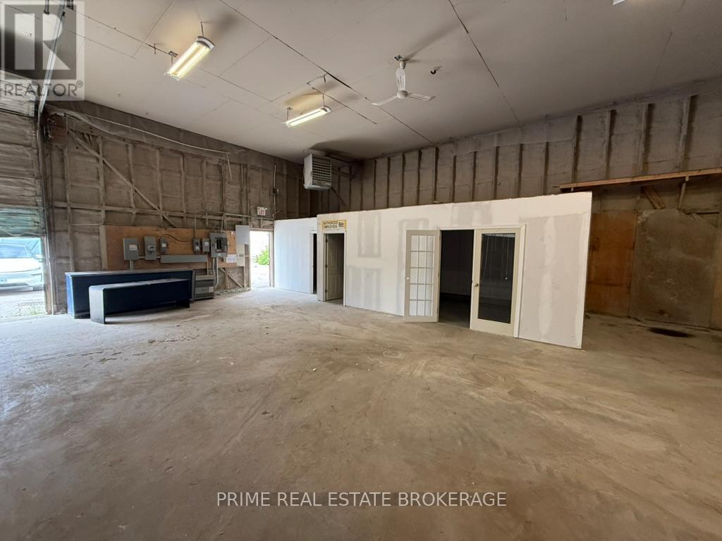 501 Bathurst Street, London East, Ontario  N6B 1P5 - Photo 8 - X12083738