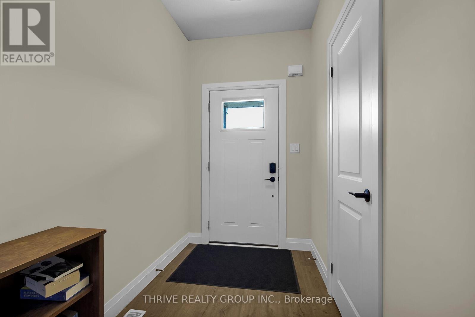 Photo 5 of 42 for 249 Middleton Avenue