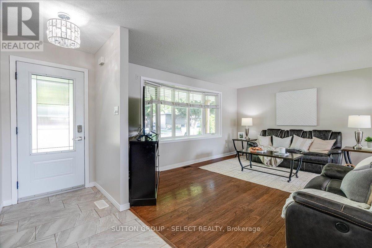 Photo 5 of 48 for 92 Ebury Crescent