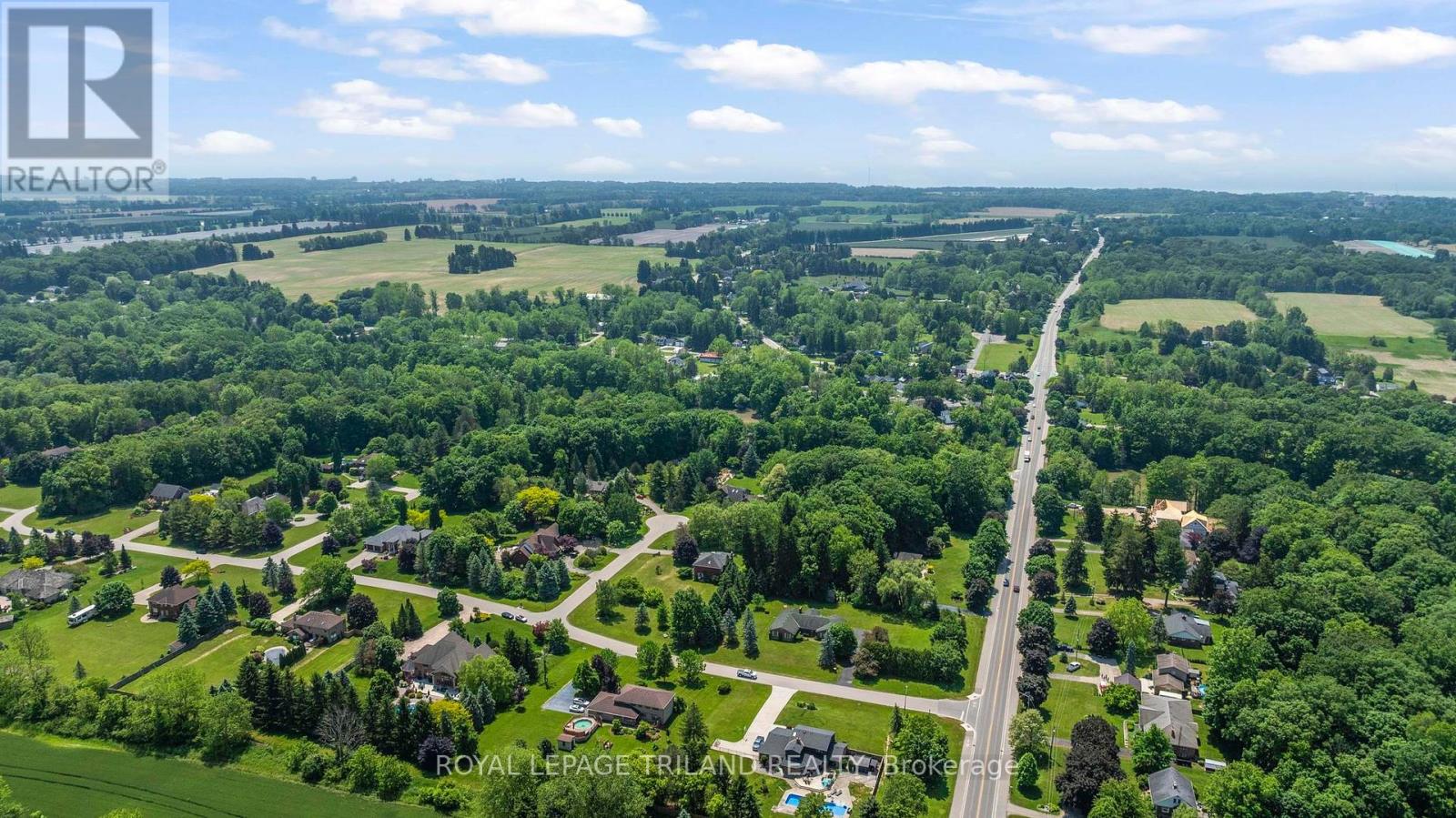 42707 Meadow Wood Lane, Central Elgin, Ontario  N0L 2L0 - Photo 2 - X12215118