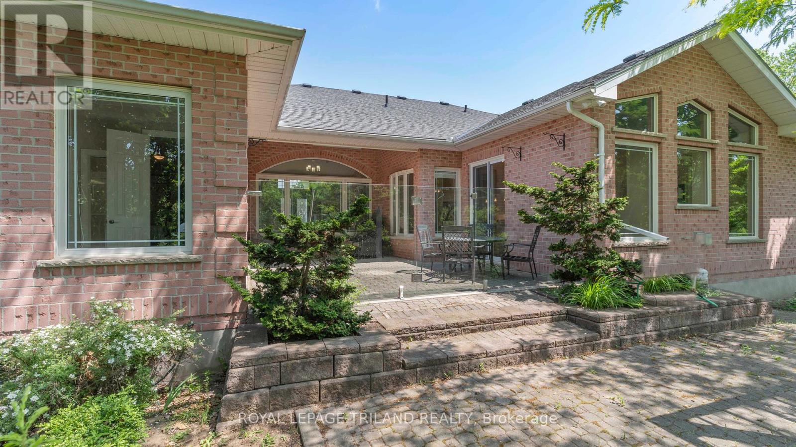 42707 Meadow Wood Lane, Central Elgin, Ontario  N0L 2L0 - Photo 23 - X12215118