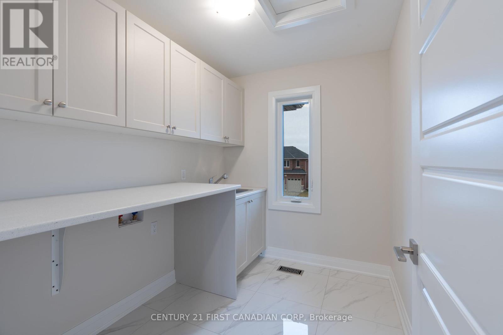 241 Leitch Street, Dutton/dunwich, Ontario  N0L 1J0 - Photo 18 - X12215176