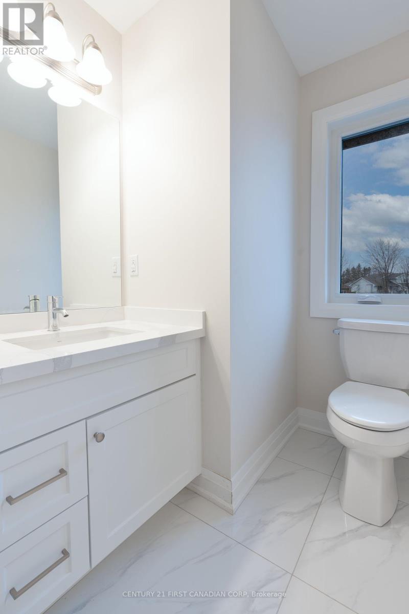 241 Leitch Street, Dutton/dunwich, Ontario  N0L 1J0 - Photo 31 - X12215176