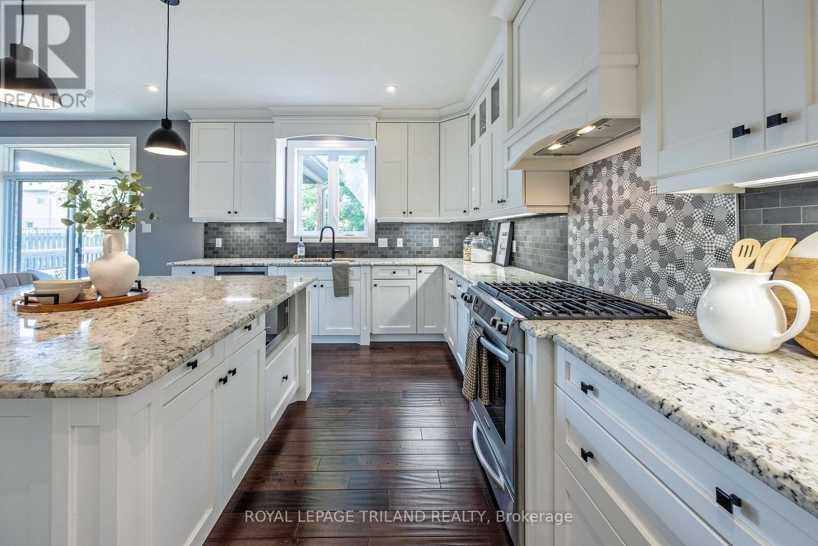 Photo 15 of 44 for 1044 Medway Park Drive