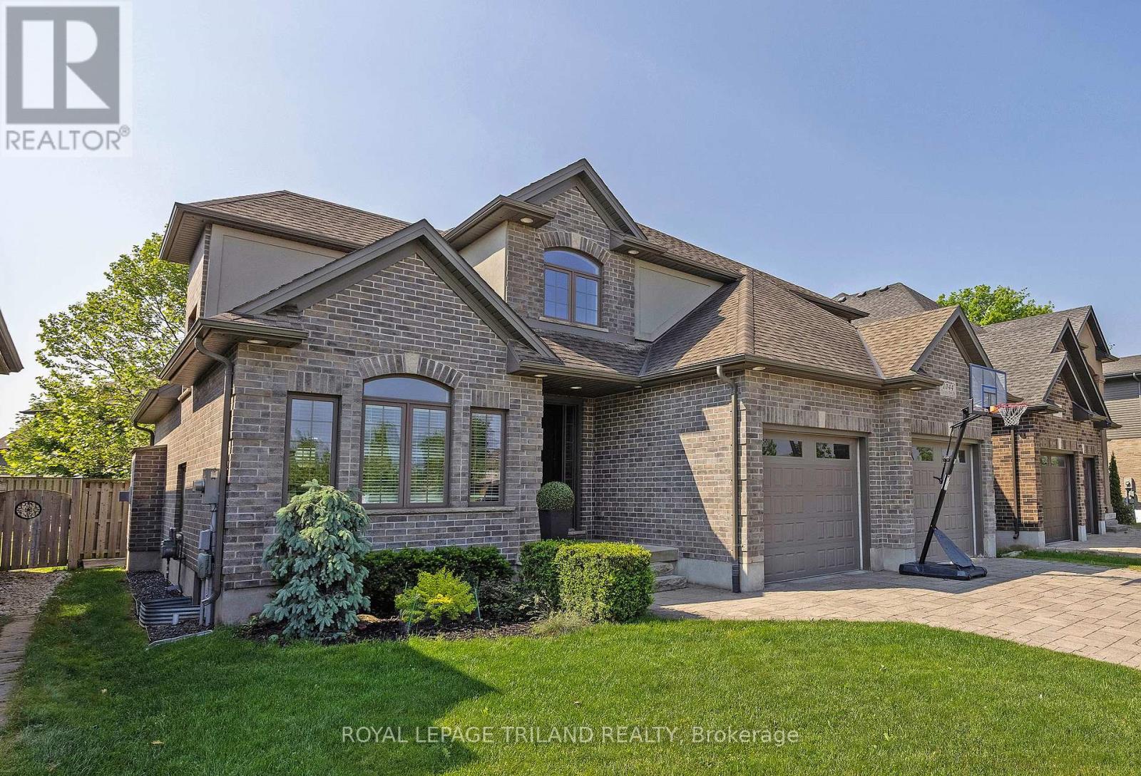 Photo 3 of 44 for 1044 Medway Park Drive