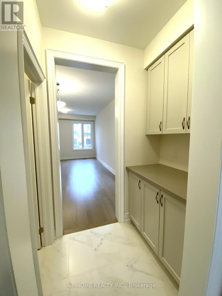 53 Faimira Avenue, Georgina (Keswick South), Ontario  L4P 0S9 - Photo 6 - N12214396