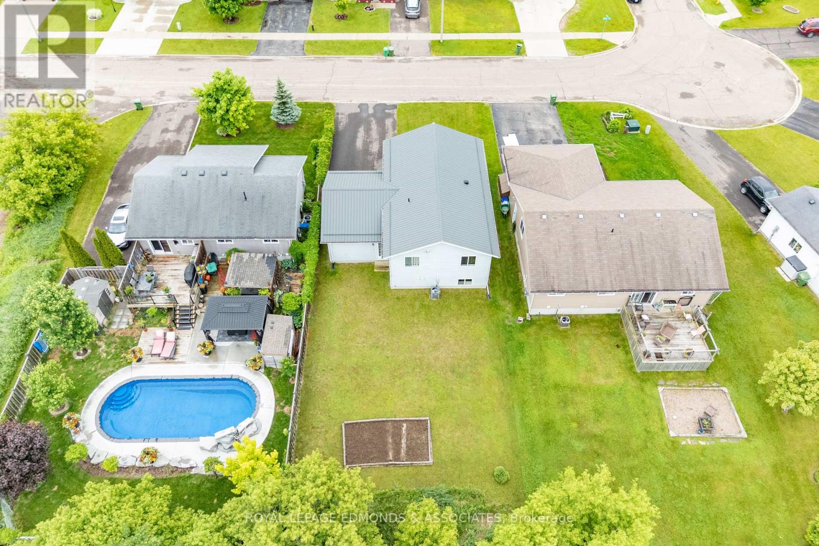 626 Johnston Crescent, Pembroke, Ontario  K8A 0B9 - Photo 33 - X12215214