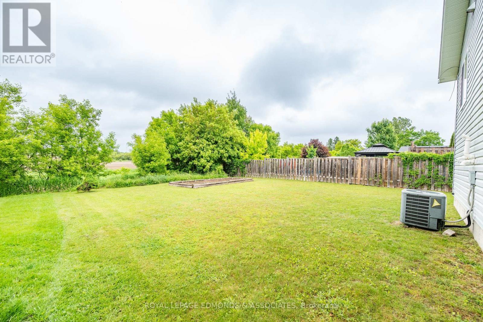 626 Johnston Crescent, Pembroke, Ontario  K8A 0B9 - Photo 36 - X12215214