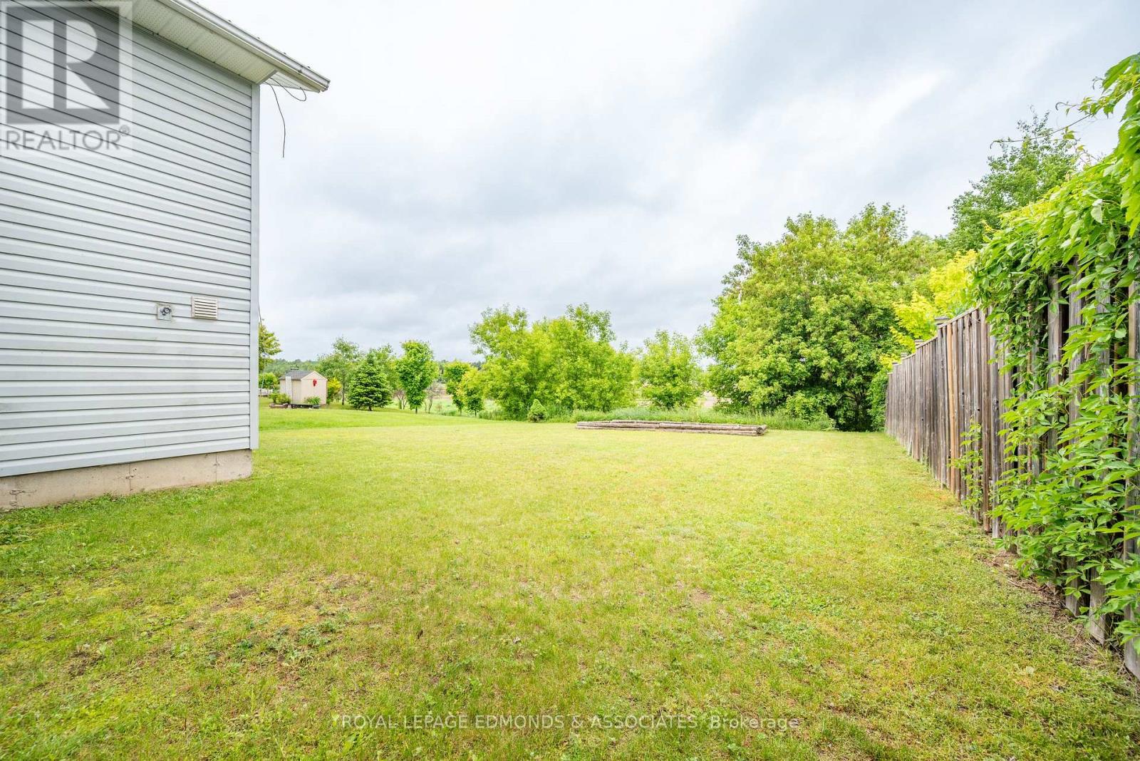 626 Johnston Crescent, Pembroke, Ontario  K8A 0B9 - Photo 37 - X12215214