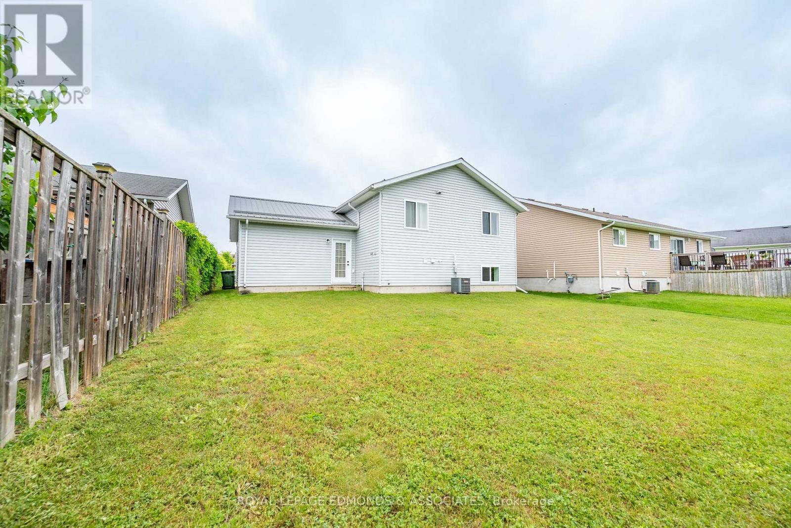 626 Johnston Crescent, Pembroke, Ontario  K8A 0B9 - Photo 38 - X12215214