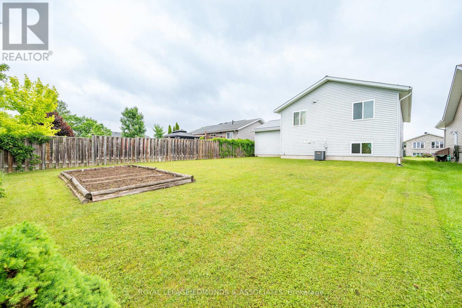 626 Johnston Crescent, Pembroke, Ontario  K8A 0B9 - Photo 40 - X12215214