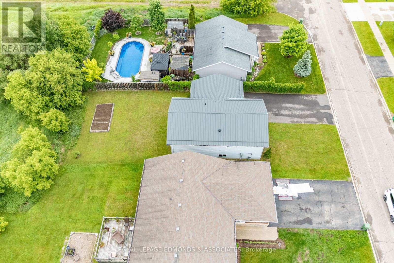 626 Johnston Crescent, Pembroke, Ontario  K8A 0B9 - Photo 41 - X12215214