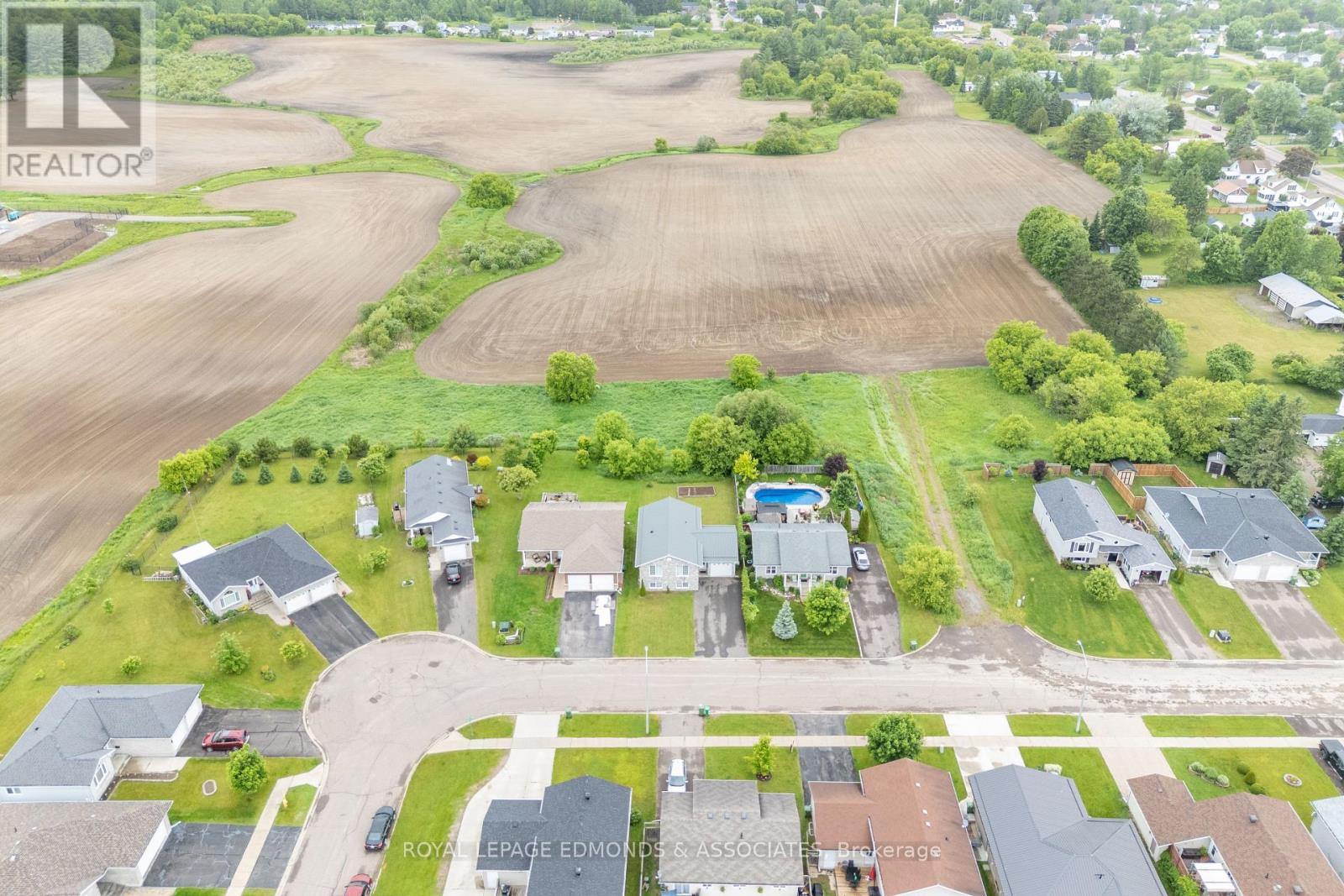 626 Johnston Crescent, Pembroke, Ontario  K8A 0B9 - Photo 47 - X12215214