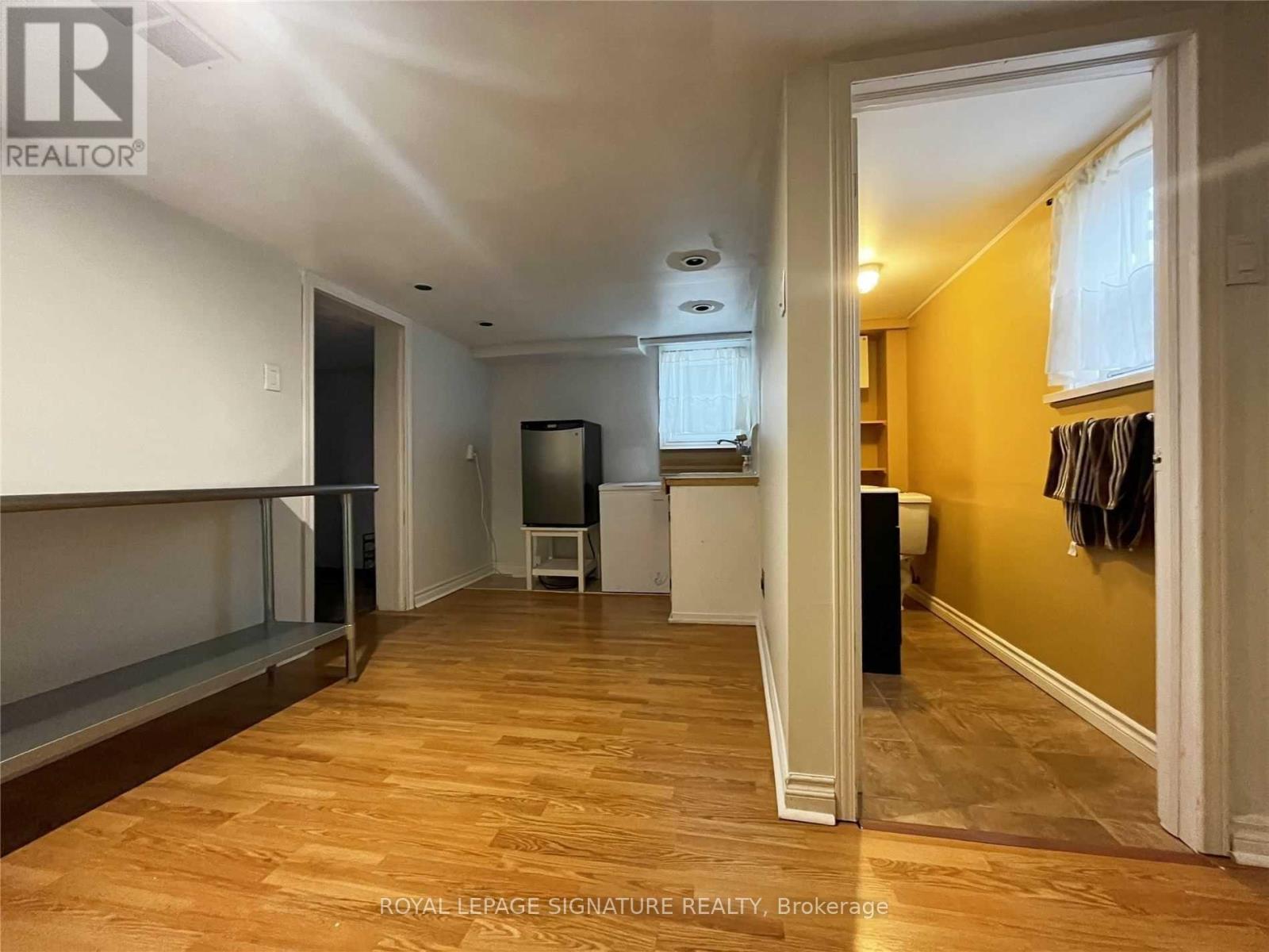 142 Simpson Avenue, Toronto, Ontario  M8Z 1E3 - Photo 9 - W12214970