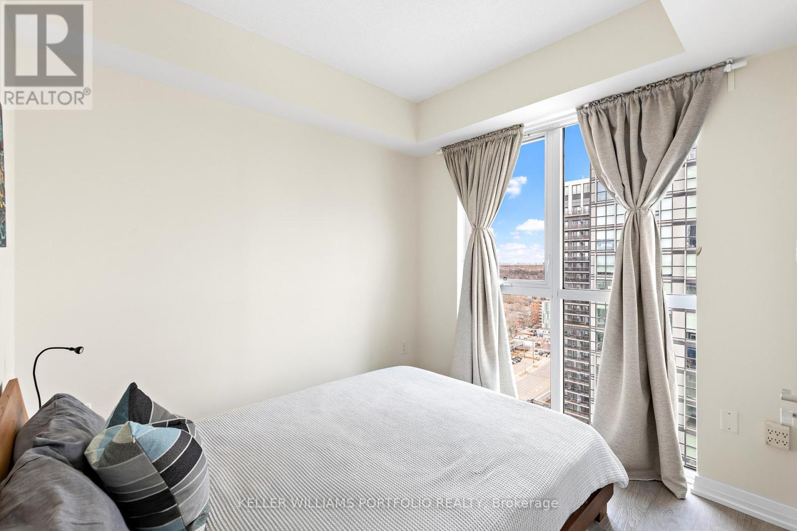 1902 - 50 Thomas Riley Road, Toronto, Ontario  M9B 0C5 - Photo 15 - W12214976