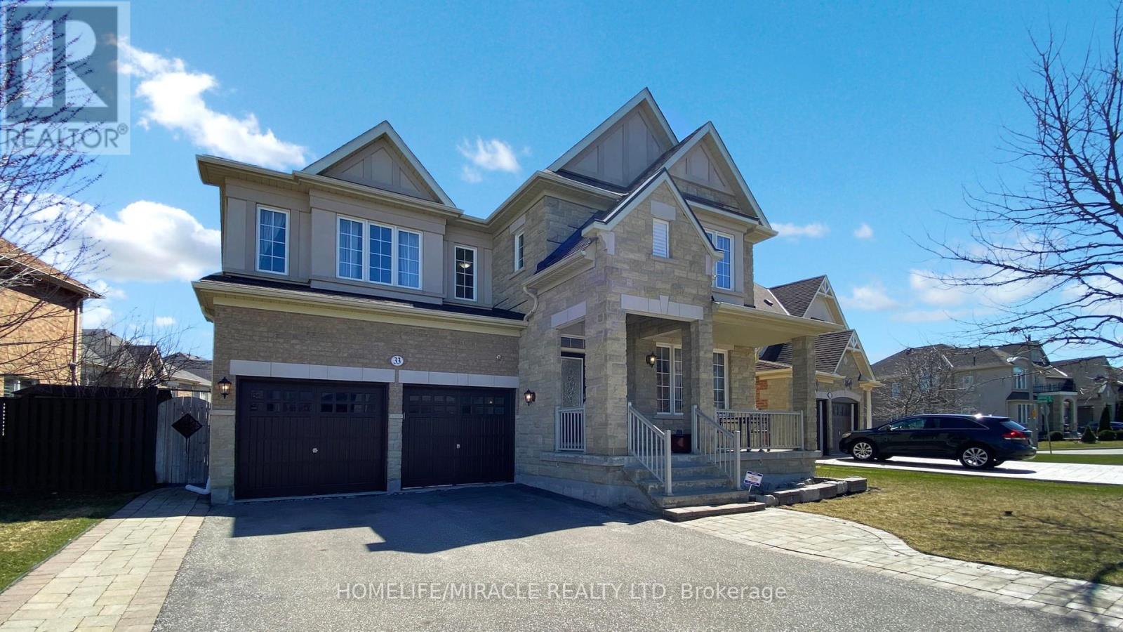 33 Garryoaks Drive, Brampton, Ontario  L6P 3E2 - Photo 1 - W12215040
