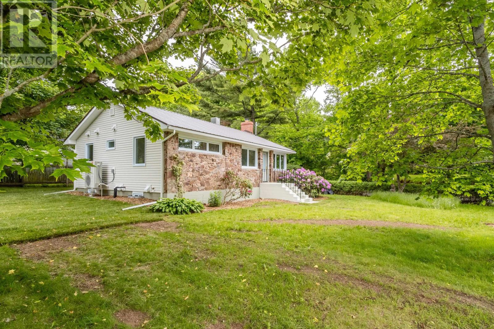 209 Main Street, Wolfville, Nova Scotia  B4P 2H9 - Photo 43 - 202514371