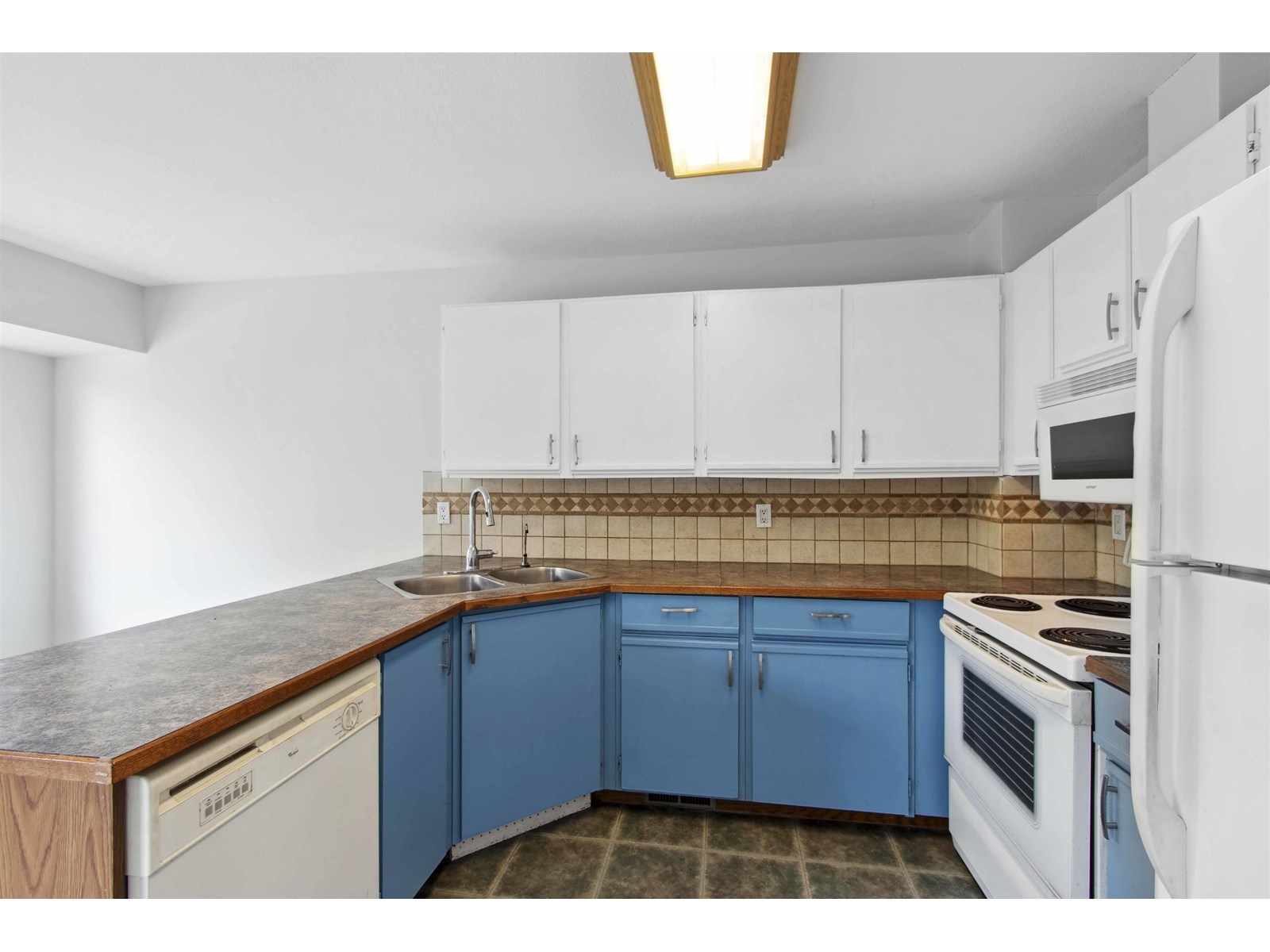 13 15550 89 Avenue, Surrey, British Columbia  V3R 1N1 - Photo 4 - R3009779