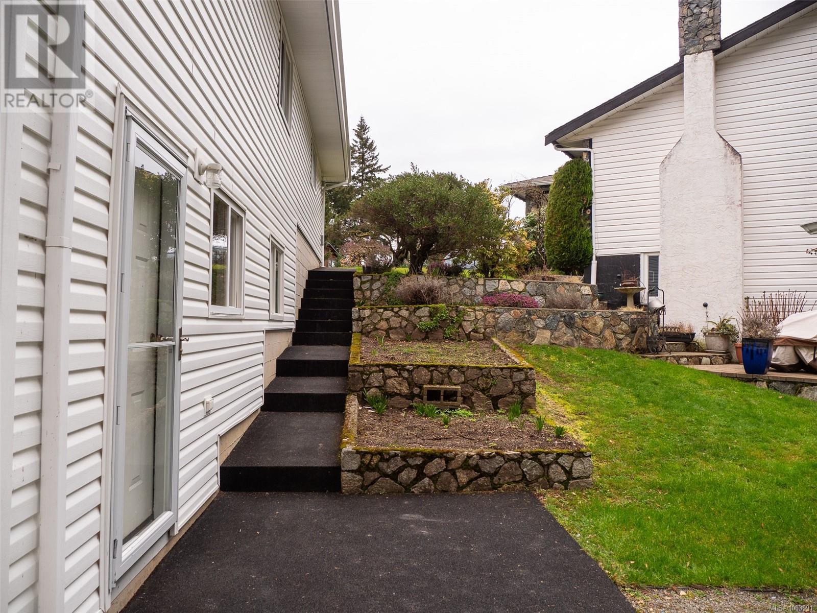 1813 Pastel Cres, Central Saanich, British Columbia  V8M 1N6 - Photo 40 - 1003091