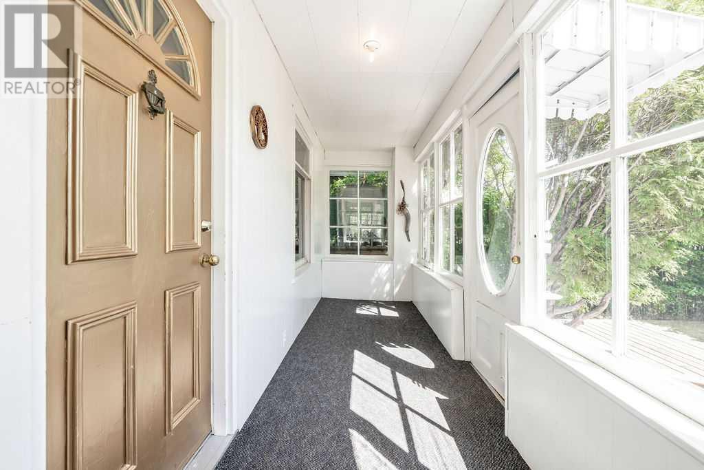 Property at 1108 18 Avenue NW image 4