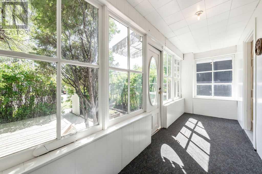 Property at 1108 18 Avenue NW image 2