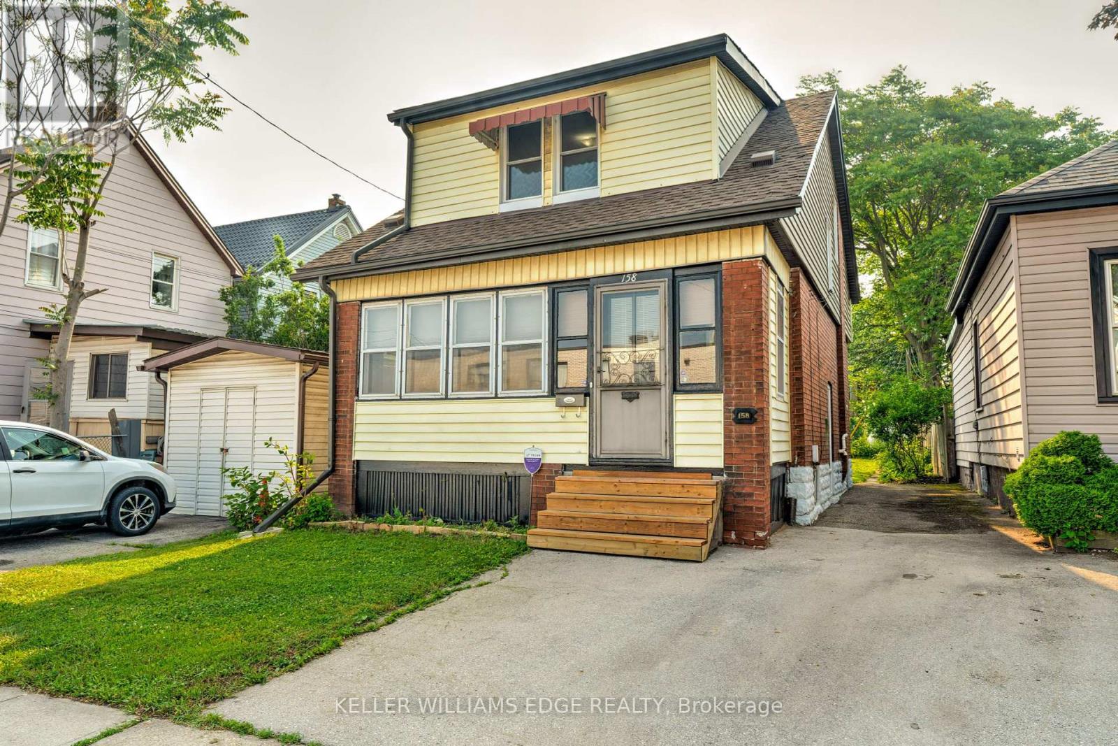 158 Rosslyn Avenue N, Hamilton, Ontario  L8L 7P6 - Photo 2 - X12214973