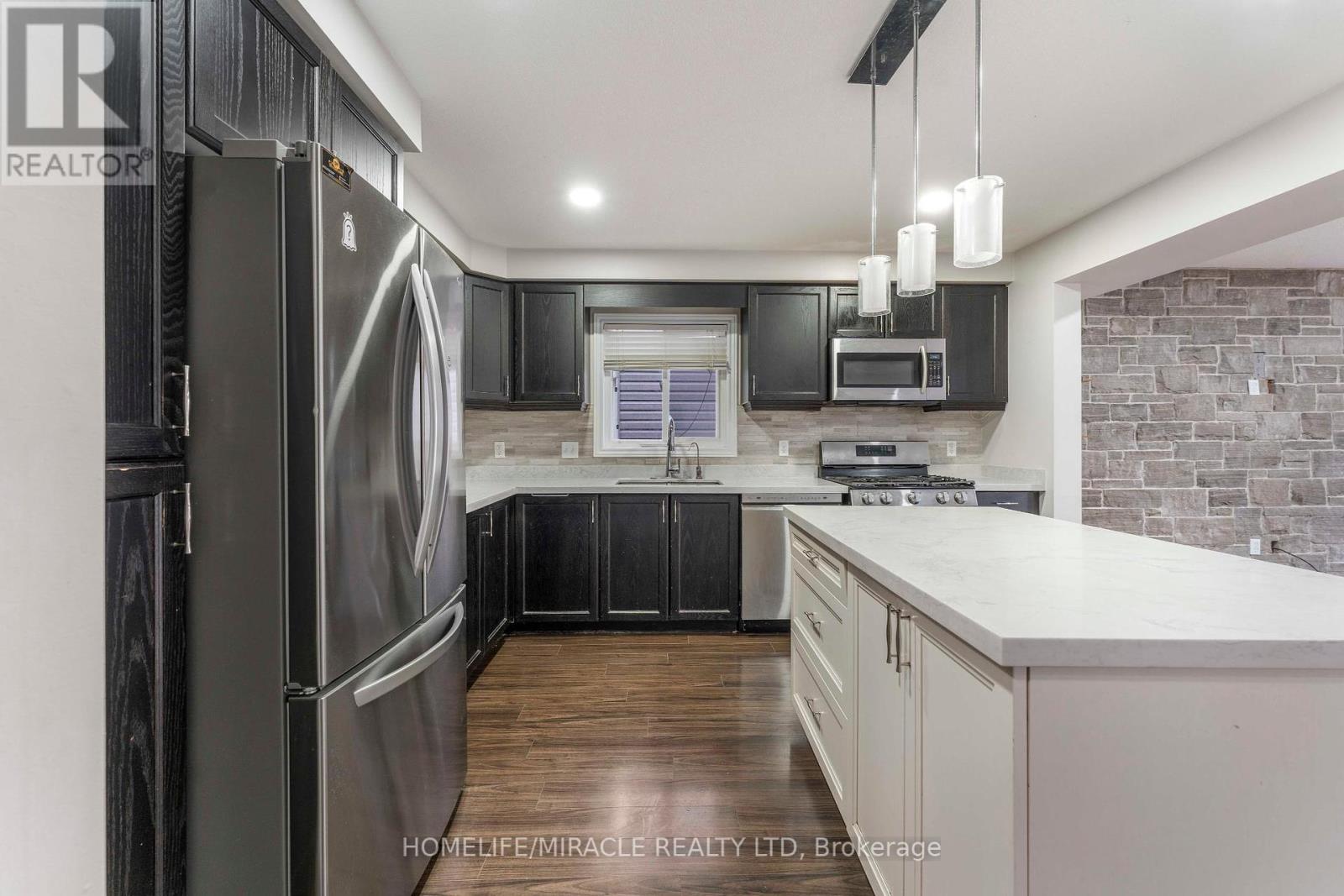 6 Pompeii Street, Kitchener, Ontario  N2R 0A8 - Photo 12 - X12214975