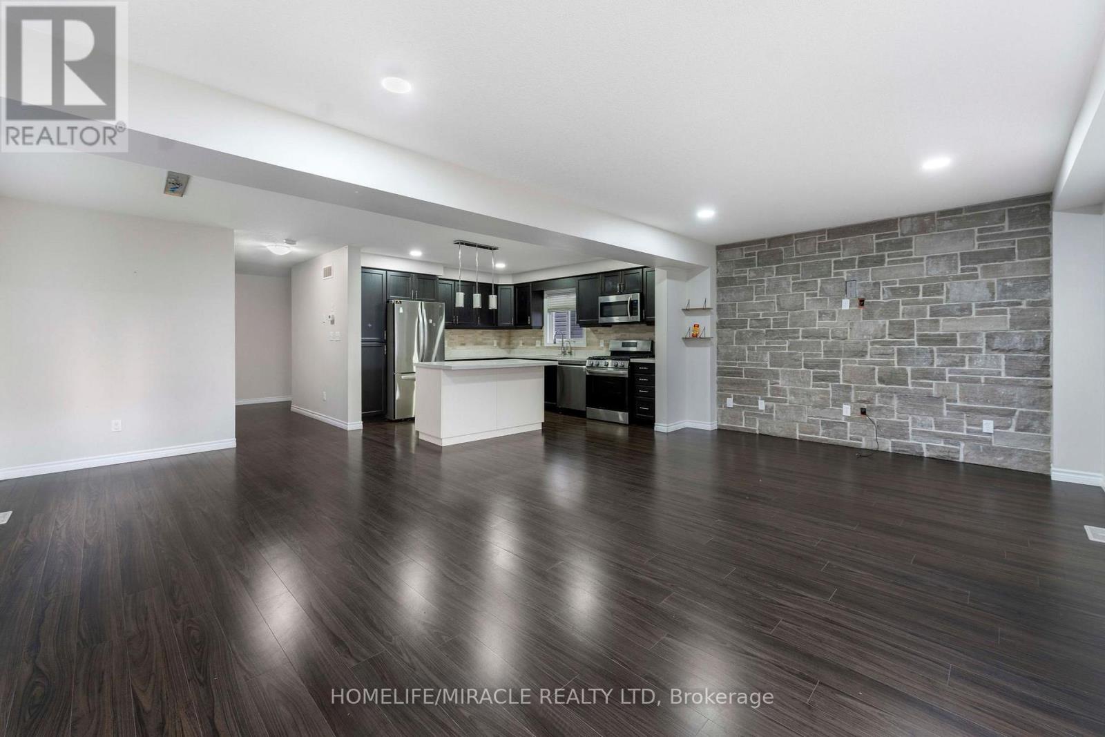 6 Pompeii Street, Kitchener, Ontario  N2R 0A8 - Photo 13 - X12214975