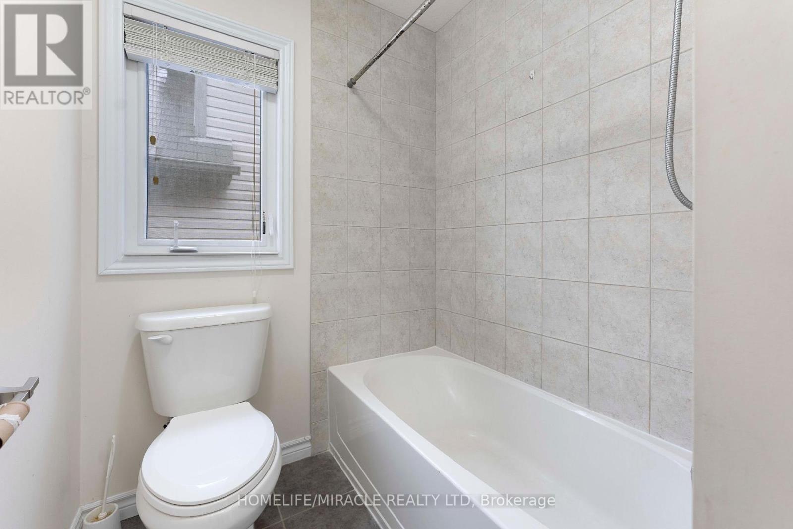 6 Pompeii Street, Kitchener, Ontario  N2R 0A8 - Photo 22 - X12214975