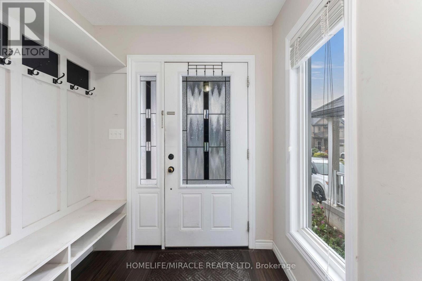 6 Pompeii Street, Kitchener, Ontario  N2R 0A8 - Photo 3 - X12214975