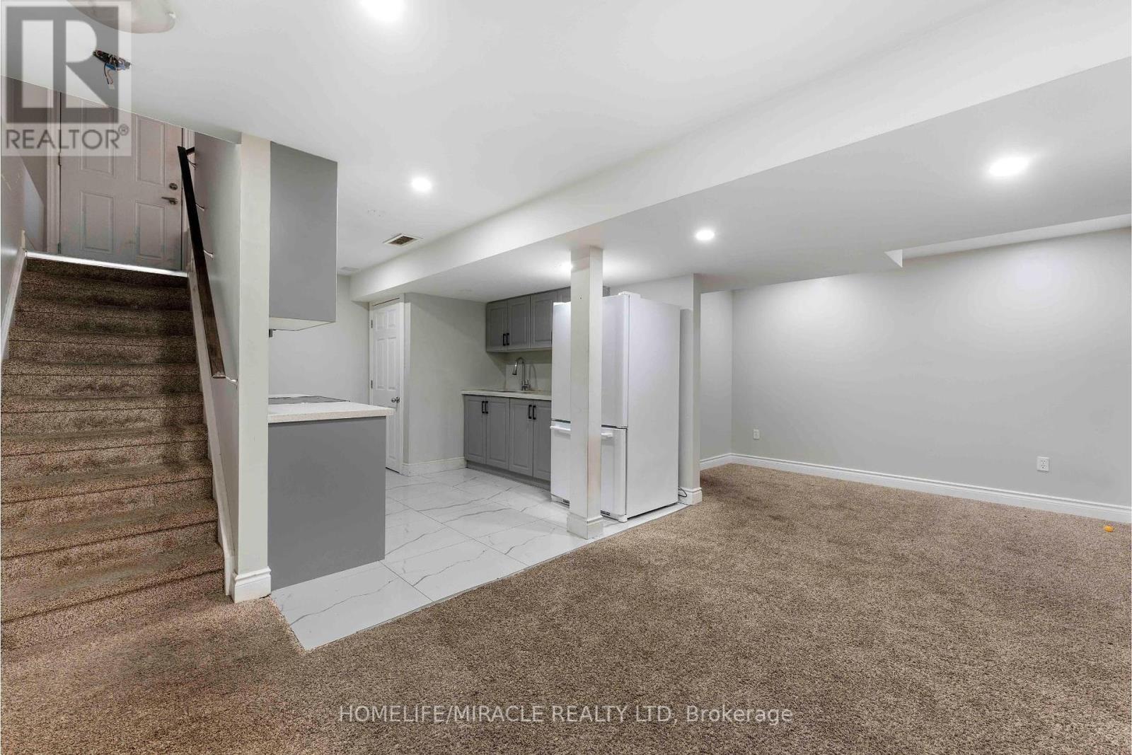 6 Pompeii Street, Kitchener, Ontario  N2R 0A8 - Photo 33 - X12214975