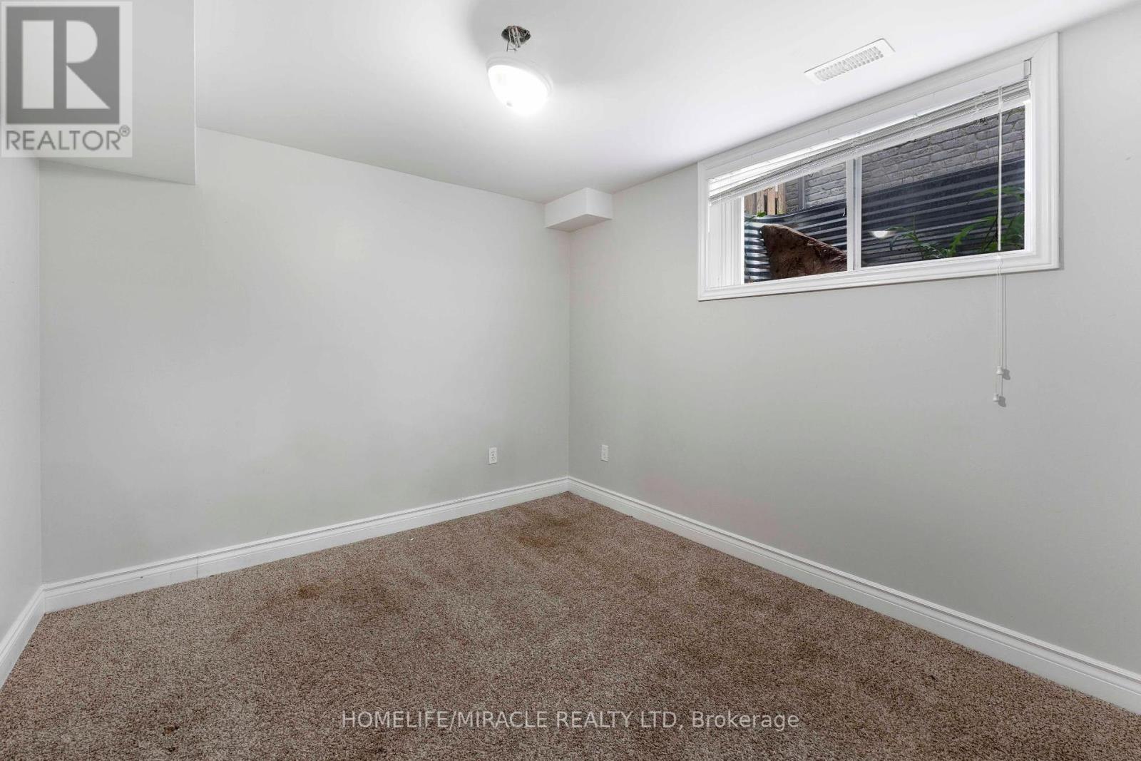 6 Pompeii Street, Kitchener, Ontario  N2R 0A8 - Photo 37 - X12214975