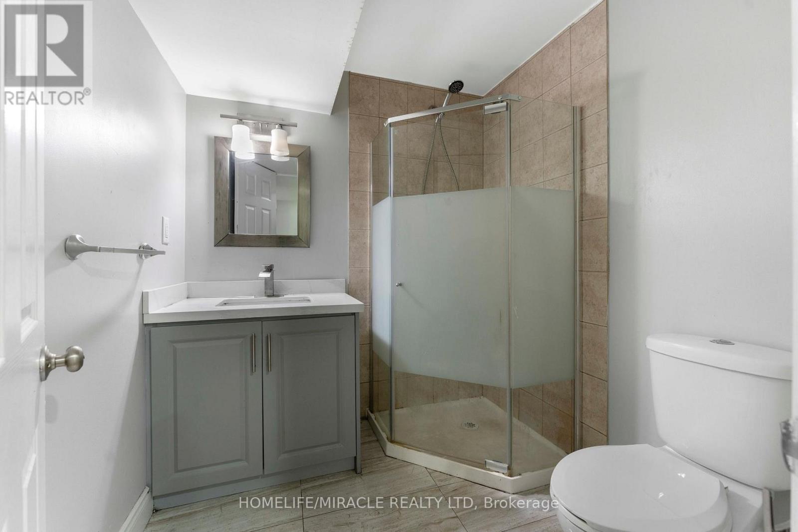 6 Pompeii Street, Kitchener, Ontario  N2R 0A8 - Photo 41 - X12214975