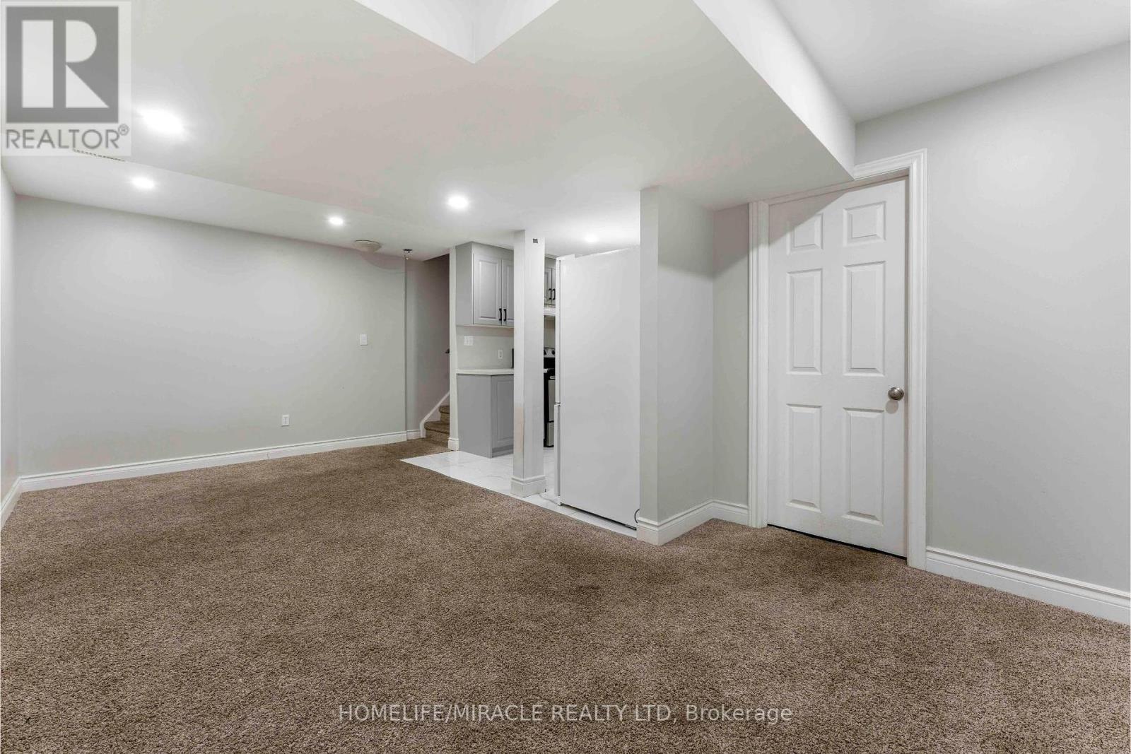 6 Pompeii Street, Kitchener, Ontario  N2R 0A8 - Photo 42 - X12214975