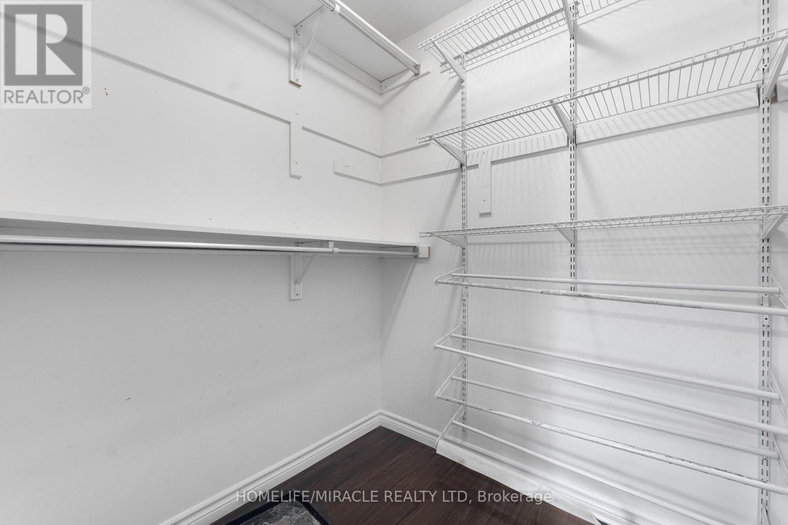 6 Pompeii Street, Kitchener, Ontario  N2R 0A8 - Photo 6 - X12214975