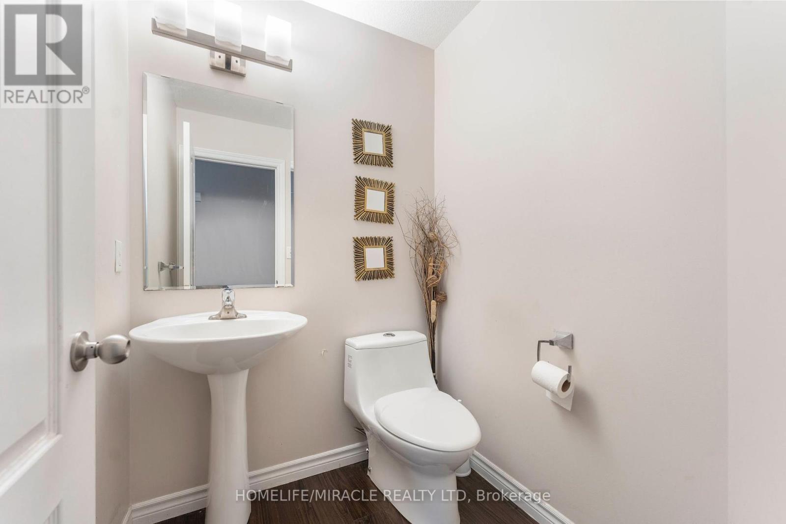 6 Pompeii Street, Kitchener, Ontario  N2R 0A8 - Photo 8 - X12214975