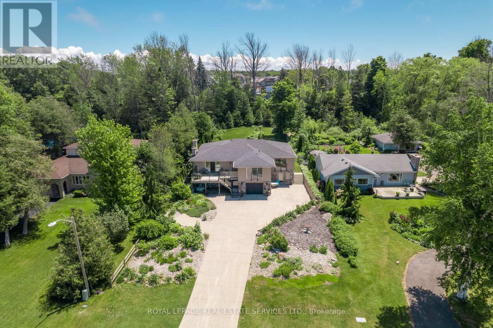 39 Goderich Street, Kincardine, Ontario  N2Z 2L2 - Photo 2 - X12215033