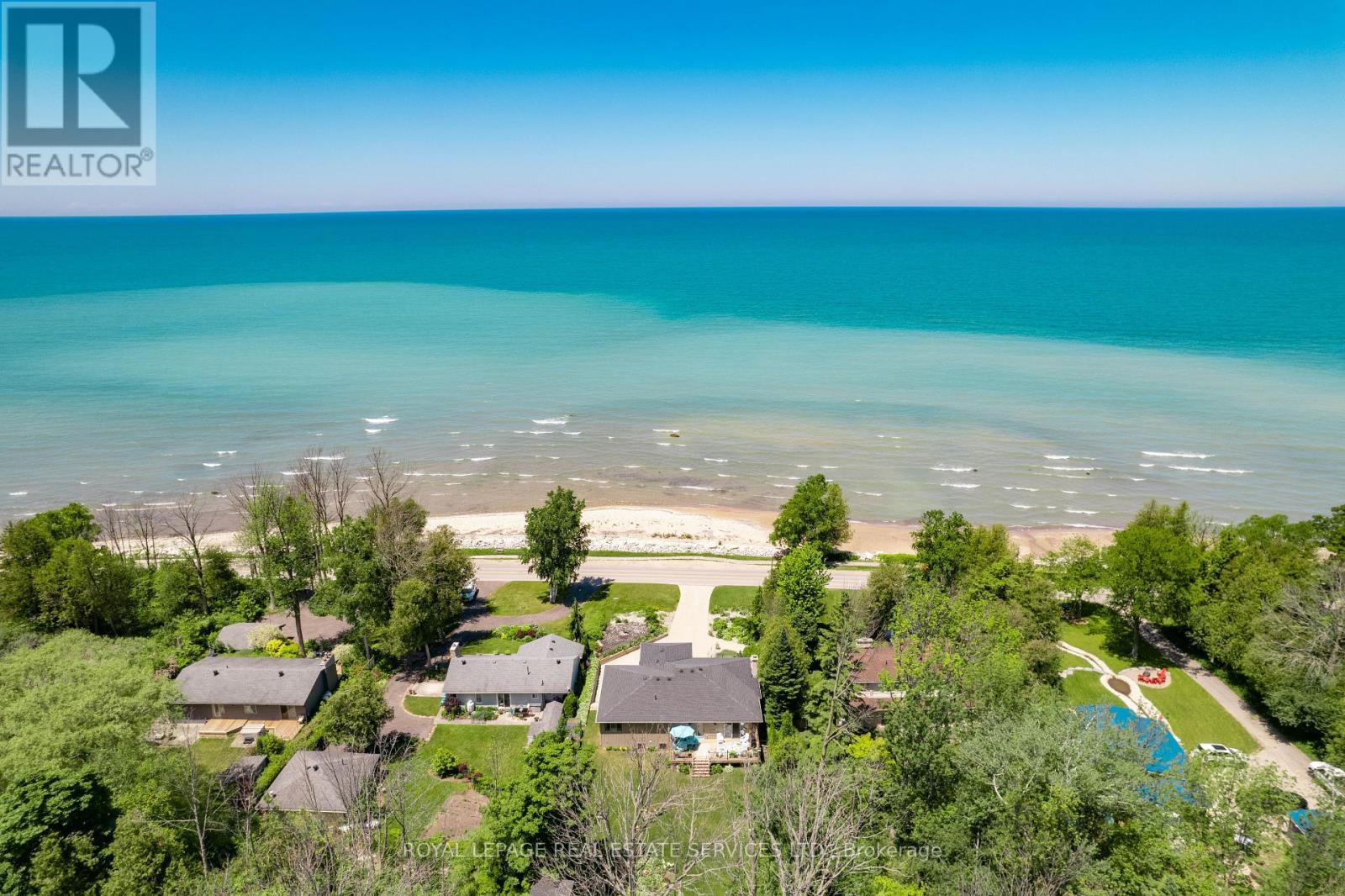 39 Goderich Street, Kincardine, Ontario  N2Z 2L2 - Photo 3 - X12215033