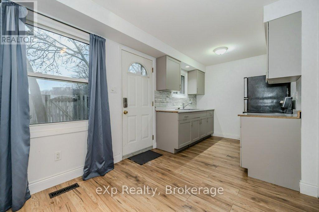 2 - 165 Green Valley Drive, Kitchener, Ontario  N2P 1K3 - Photo 12 - X12215082