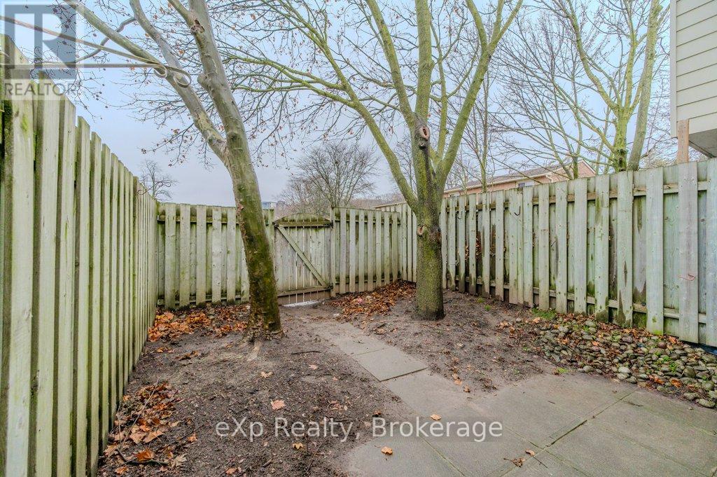 2 - 165 Green Valley Drive, Kitchener, Ontario  N2P 1K3 - Photo 31 - X12215082