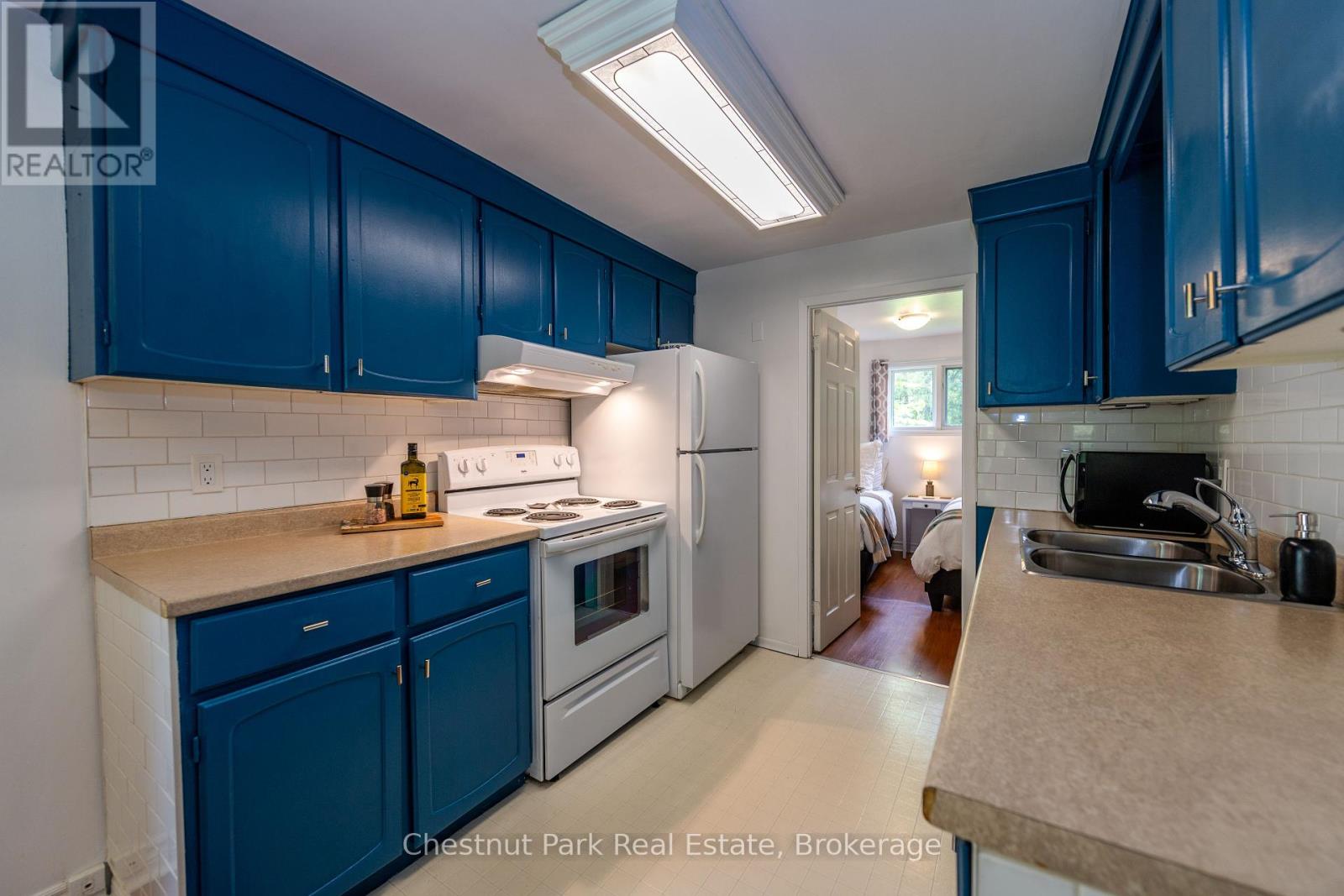 15 Belmont Street, Sundridge, Ontario  P0A 1Z0 - Photo 4 - X12215104