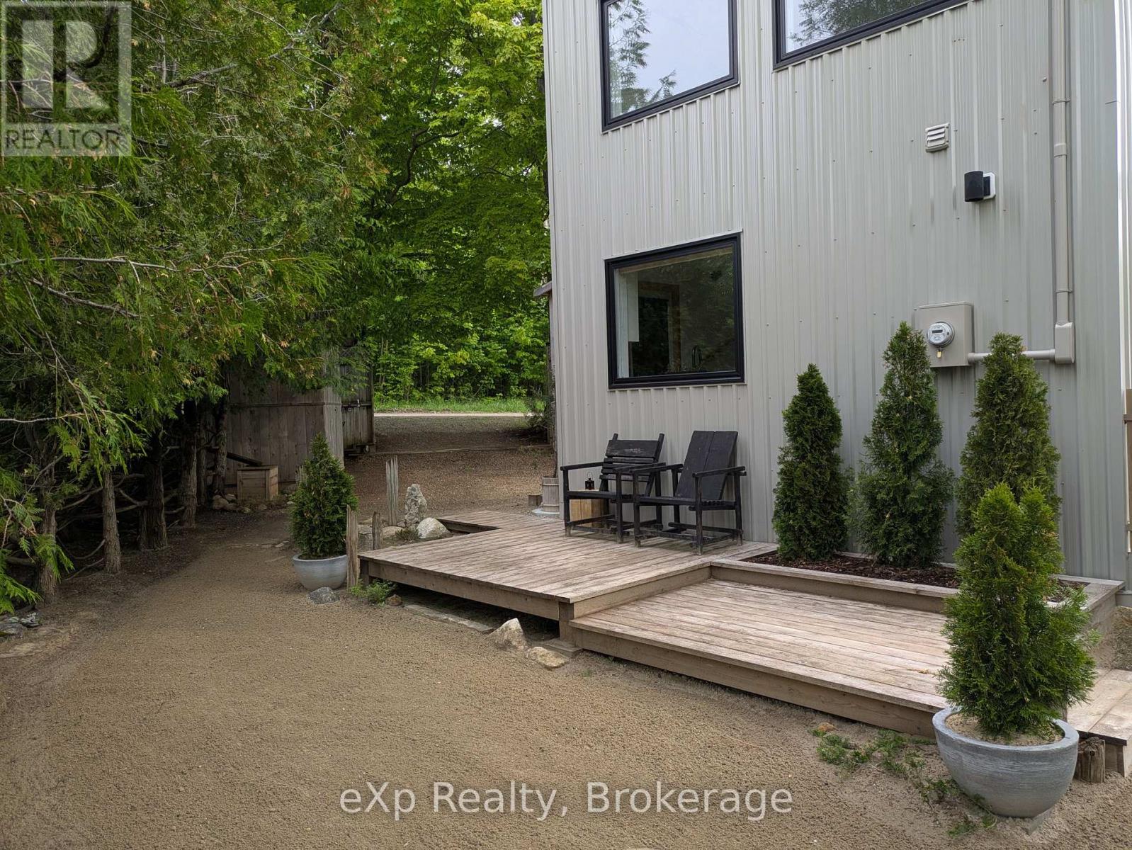 9 Summer Avenue, South Bruce Peninsula, Ontario  N0H 1X0 - Photo 3 - X12215258