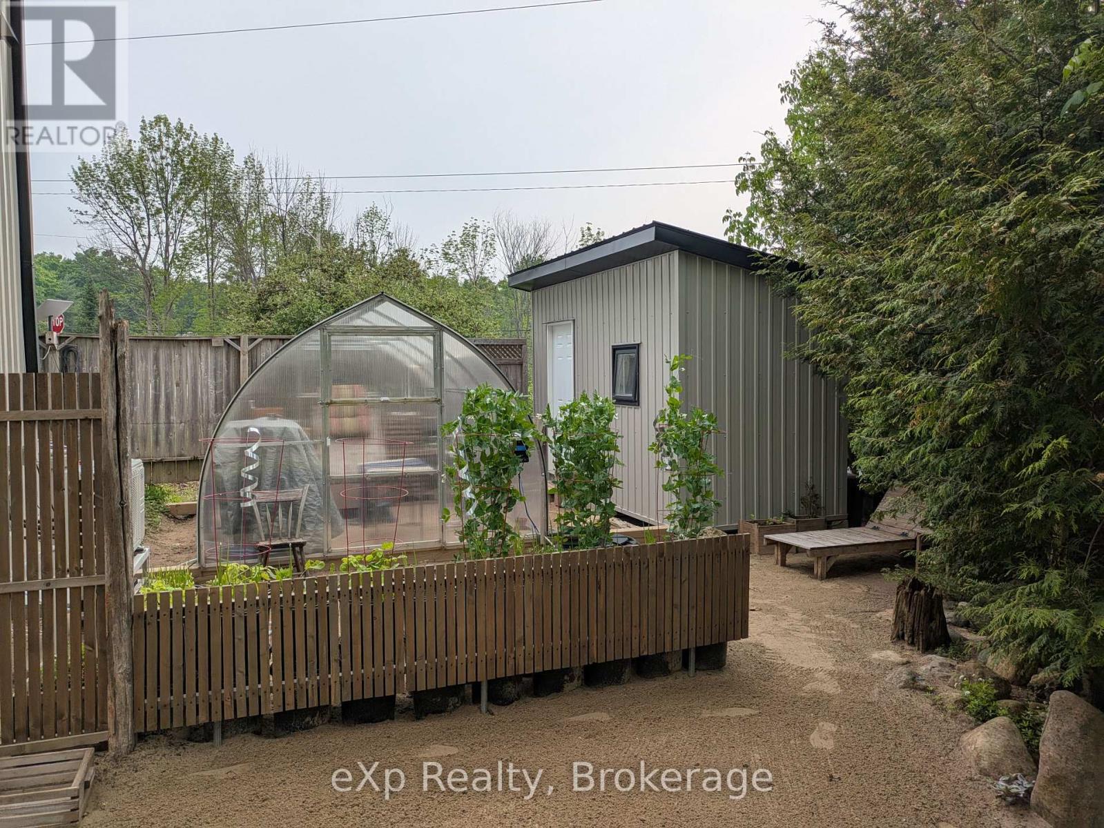 9 Summer Avenue, South Bruce Peninsula, Ontario  N0H 1X0 - Photo 4 - X12215258
